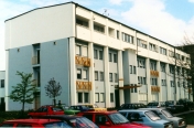 Budova na t. 17. listopadu 50 (25. dubna 2002)