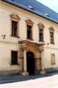Budova na Kkovskho 10 (25. dubna 2002)